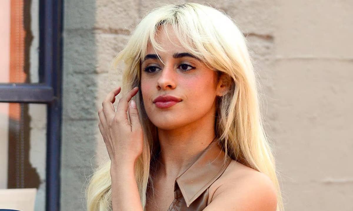 Camila Cabello ride the B.O.A.T.! Artista lansează varianta live a piesei de pe albumul C,XOXO
