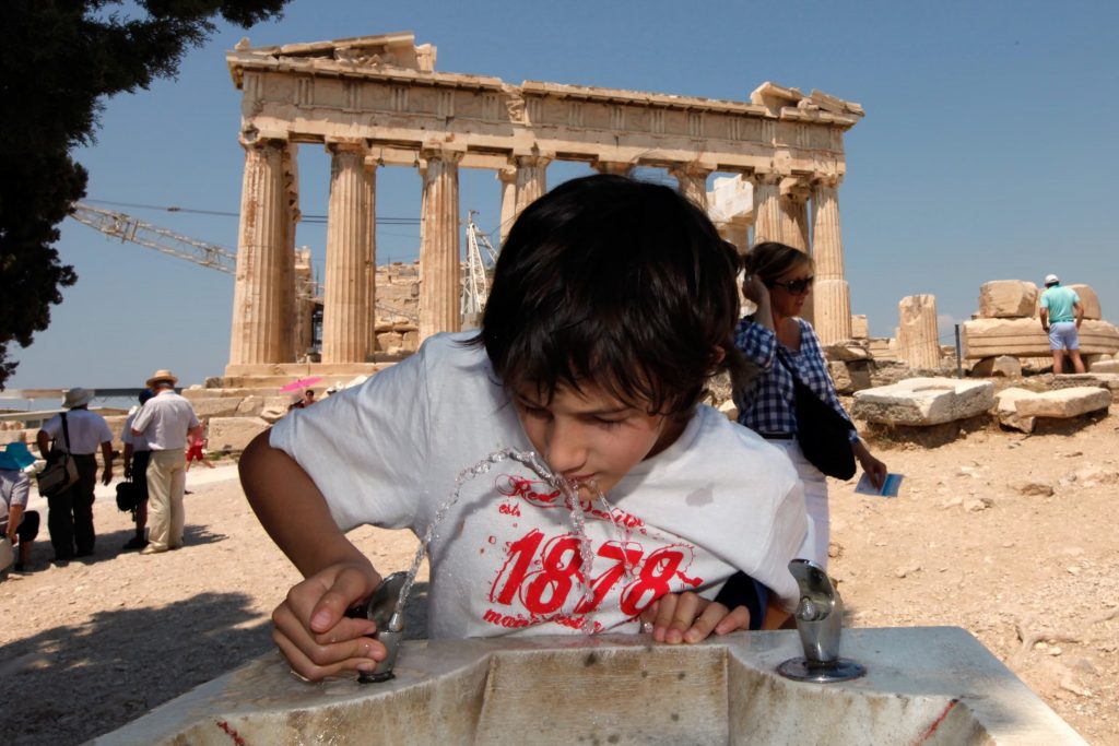 setea PHOTOGRAPH BY PASCAL ROSSIGNOL REUTERS REDUX sursa https://www.nationalgeographic.com/environment/article/athens-greece-ancient-roman-hadrians-aqueduct-water