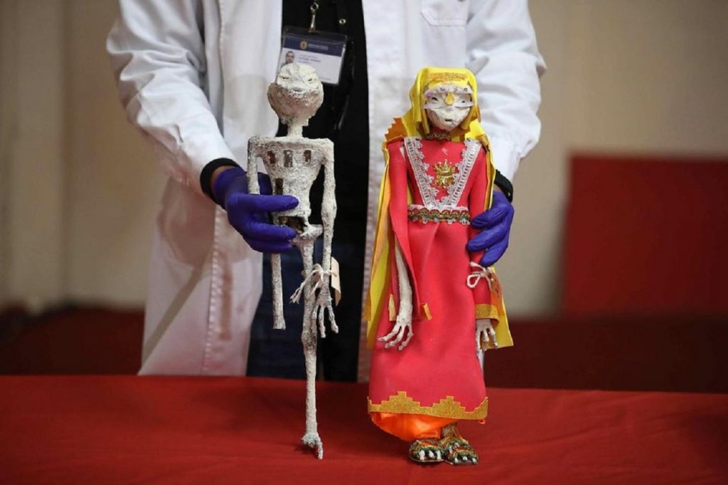 Noi analize ADN arată că faimoasele „mummies alien” de ”extratereștrii” din Peru prezintă mutații asociate unor afecțiuni congenitale umane, nu urme extraterestre.