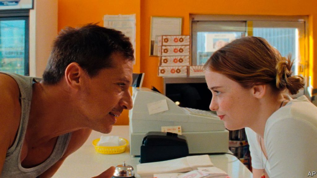 secvență din filmul “Red Rocket” de Sean Baker